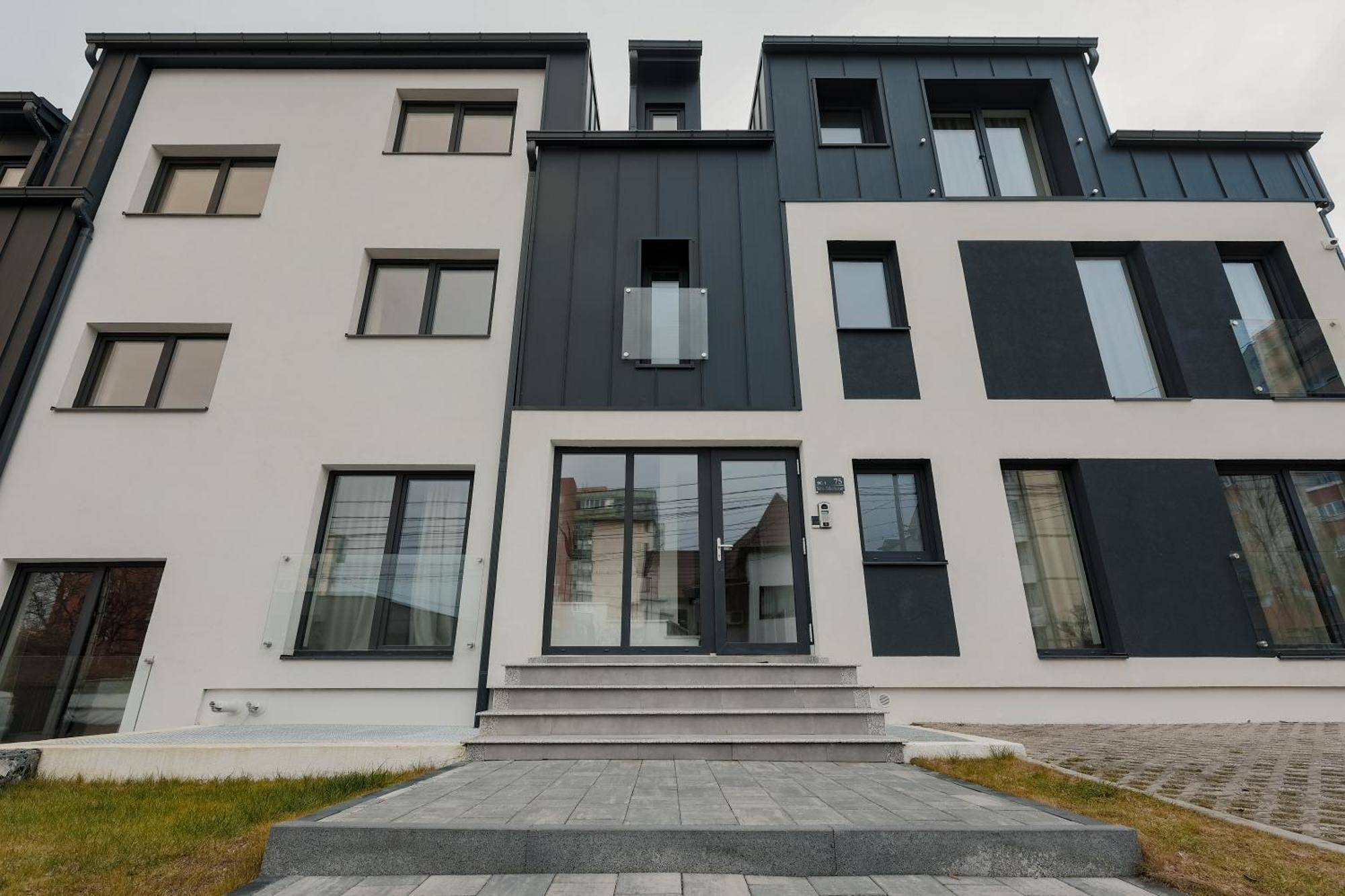 Aparthotel Nest Inn Meteor Cluj-Napoca Esterno foto